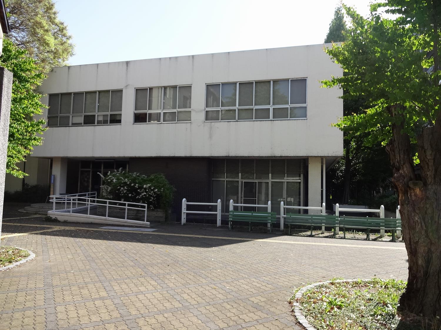 図書館正面_Before